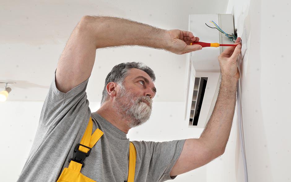 cherche électricien Paris 12